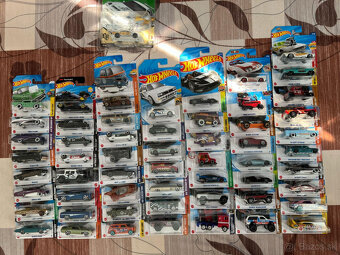 Predám zbierku Hot Wheels - 9