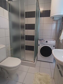 1izbový byt s klimatizáciou a parkovaním cena 470€komplet - 9