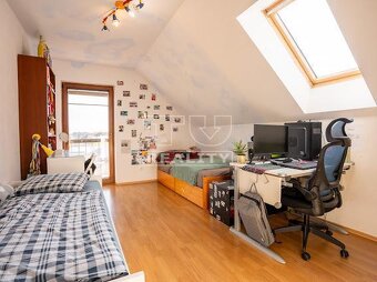 TUreality ponúka na predaj 5 izbový rodinný dom v centre... - 9