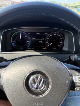 Volkswagen Golf E-Golf - 9