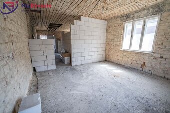 Rodinný dom v pôvodnom stave Ludrová - 9