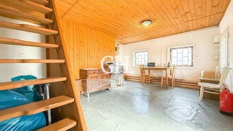 Váš kúsok prírody: Stavebný pozemok (393 m²) s chatkou v Baš - 9