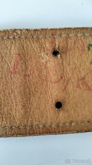 Predám policajný opasok kožený z roku 1969. - 9