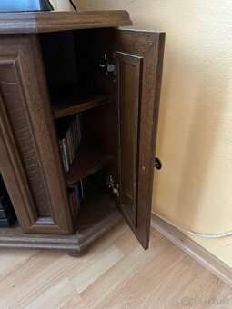 rustikálna vitrína - 9