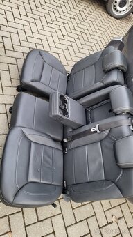 Mercedes GLE sedacky - 9