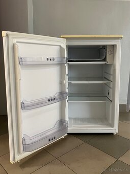 Chladnička s mrazničkou WHIRPOOL A+ - 9