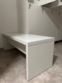 Biele skrinky do šatne, botník a lavičky - 9