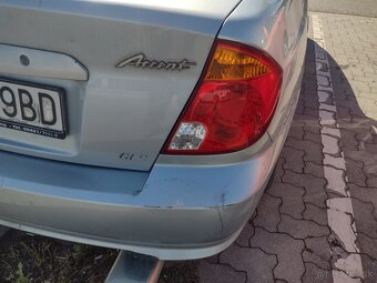 Svetlá Hyundai Accent - 9