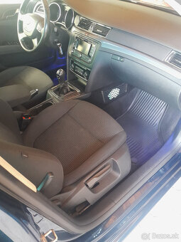Predam Skoda Superb combi 1,6 TDi - 9