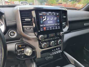 Ram 1500 Laramie 2020 5.7 Hemi 4x4 - 9