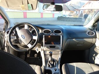 Ford Focus MK 2 SEDAN 1.6 TDCi 80kw - 9