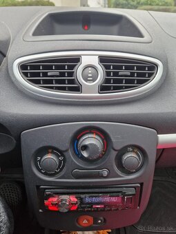Renault Clio - 9