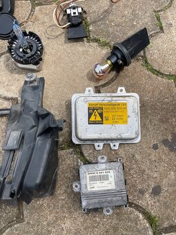 BMW e60 Zadný naraznik kryt motora svetlo bixenon - 9