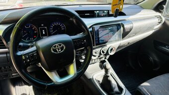Toyota Hilux 2,4D 4D 11 kW Manual 6st - 9