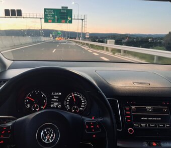 7 miestny / DSG / Highline / Alcantara / Navi / SK SPZ - 9