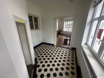 Obchodný priestor 260 m² na prenájom v centre Sobraniec - 9