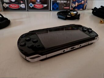 PlayStation Portable 3004 s príslušenstvom - 9
