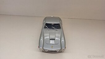 1:18 FERRARI 250GT BERLINETTA - 9