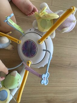 Kolotoč nad postýlku Fisher Price - 9