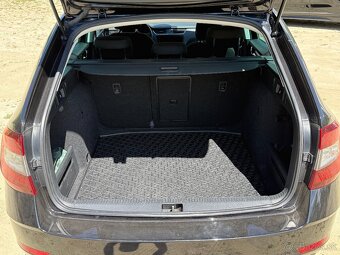 Škoda Octavia Combi 2.0 TDI 184k Style DSG 4x4 - 9