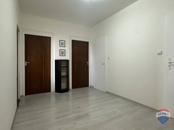 NA PRENÁJOM priestranný bezbariérový 3-izbový byt, Dubnica n - 9