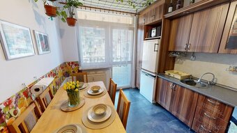 Priestranný 3 izbový byt na predaj na Slnečnej ulici - 9