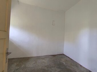 Rodinný dom v obci Čata - 9