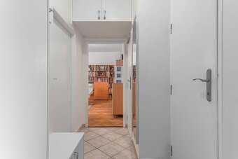 Útulný 2-izbový byt po rekonštrukcii v tichej lokalite Brati - 9