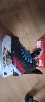 Predám korčule CCM FT670 - 9