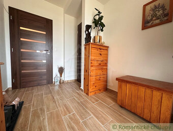 Moderný 4-izbový dom s veľkou záhradou a súkromím v Topoľn - 9