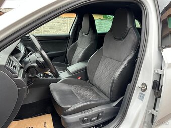 Škoda Superb iV 1.4 TSI PHEV Sportline 160kw - 9