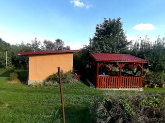 Predaj, záhradná chatka s dreveným altánkom a záhradou - 9