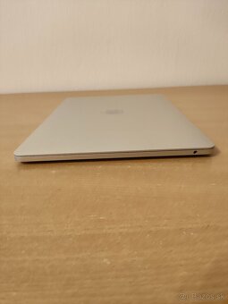 MacBook Pro 2017 | i5 • 8GB • 256GB SSD - 9