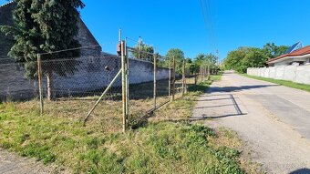 STAVEBNÝ POZEMOK S NÁVRHOM PROJEKTU RODINNÉHO DOMU - 9