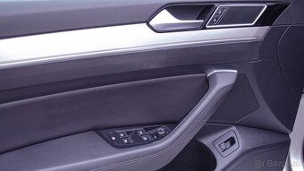 Volkswagen Passat 2.0 TDi DSG R-Line - 9