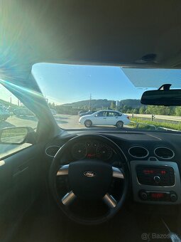 Ford Focus 1.6 - 9