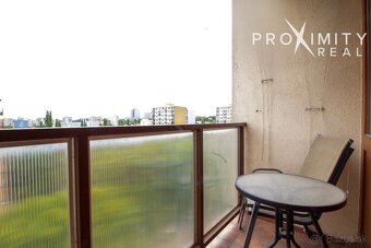 Priestranný 3 - izbový zariadený byt na predaj s 3x balkónom - 9