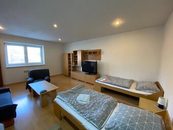 POZOR ,podstatné zníženie ceny, bývajte alebo podnikajte v r - 9