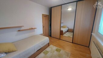 Priestranný 3-izbový byt na Sídlisku 3 v Prešove - 9