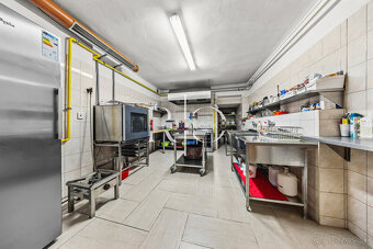 Na predaj   RD  s polyfunkciou, - okr. Zvolen - 9