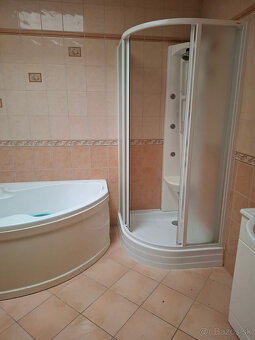 Prenájom 4 izbový byt Zlaté Moravce - 9