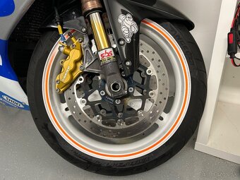 Suzuki GSX-R 1000 K1 2001 - 9