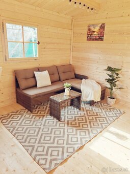 Krásny pozemok 700m2 s dvoma chatami - 9