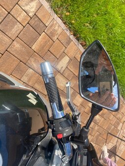 Suzuki gsr 600 - 9