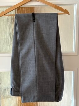 nohavice značky Hugo Boss - 9