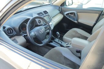 Toyota RAV4 2.2 D-CAT 110kW Automat 6-st. - 9