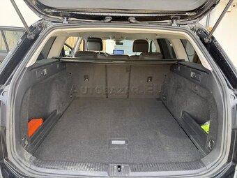 Volkswagen Passat Variant 2.0 TDI Elegance 4Motion DSG - 9