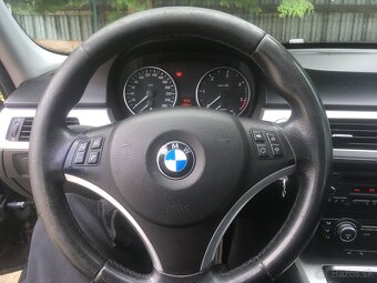 BMW e91 318d 90kw - 9