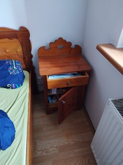 Predám spálňu zo smrekovca - 9