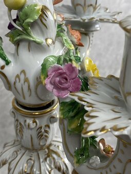 Honosný 4plamnenný porcelánový svietnik s postavičkou Putti - 9